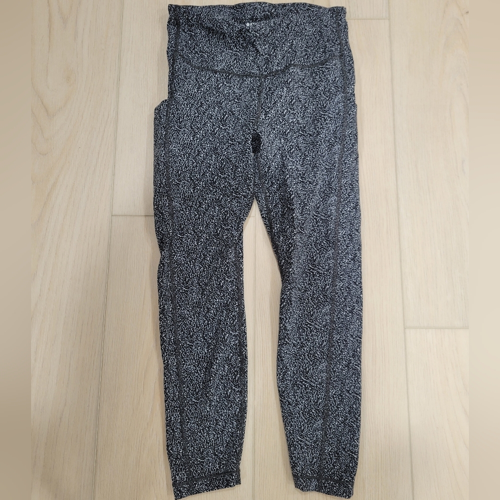 Athleta Black and Gray Ultimate Stash Textured 7/8 Tight Leggings SZ. S